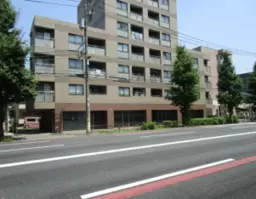 ■川崎駅 バス 13分、停歩1分 スケルトン物件 【業種要相談、飲食・コインランドリー・店舗前に⾃転⾞多数置く業種不可】