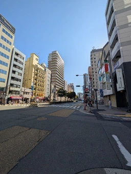 市役所通り(フラワーロード)に面する4F路面店舗