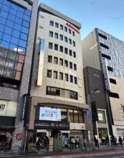 新宿三丁目駅 徒歩1分 新宿通り沿い　６階