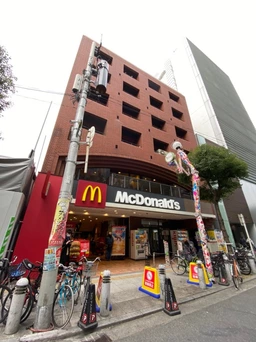 大阪のメインストリート御堂筋すぐ!ヨーロッパ通り沿い!外観