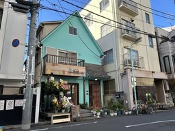 駅近のおしゃれな外観の物件！エステ等店舗利用可！外観