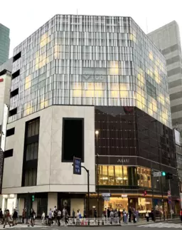 新宿三丁目駅 徒歩1分 新宿通り、明治通り沿い　8階