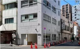 TX浅草駅より徒歩3分。六区横丁を抜けた角地で視認性も良好な飲食可能物件!外観