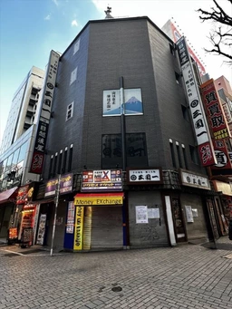 新宿駅 徒歩1分 現況:うどん屋 飲食居抜き物件 【業種相談】外観