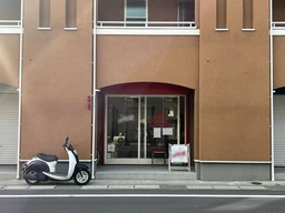 辻堂駅から徒歩7分！1階路面・飲食OK！カフェ居抜き物件！外観