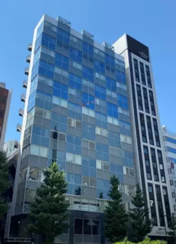 銀座一丁目駅 徒歩2分 昭和通りに面しており視認性の高いオフィスビル　11階外観