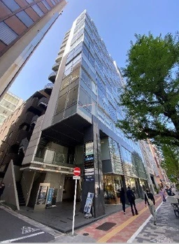 【サービス店舗可】昭和通りに面した窓面が広くとれた物件です。銀座駅からも５分、クリニック等々受け入れ可外観