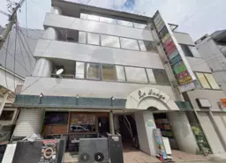 ◆関内駅徒歩８分◆福富町西通り繁華街◆バー居抜き◆ガールズバー・スナック等にオススメ！◆スナックやバーが多数入居するビル