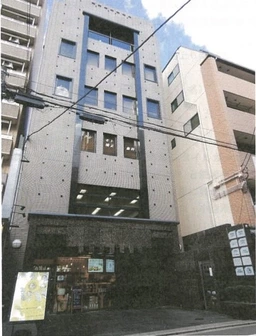 烏丸駅から徒歩2分！　アクセスが大変良い物件です。