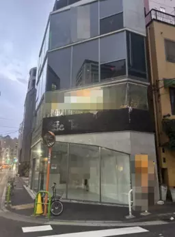 麻布十番駅 徒歩1分 2F-4F屋上付き バー居抜き  造作代無償一括貸し物件 【飲食可】外観