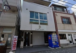 富士見通り沿いの１階路面店！外観