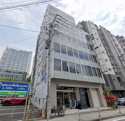 関内駅より１分！フリーレント6ヶ月あり！大通公園沿いの専用階段有の地下１階店舗外観