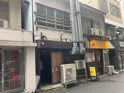 神保町駅 徒歩4分 1-2階 現況:焼き鳥屋居抜き物件 【何業も可】外観