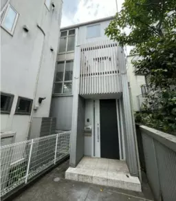 乃木坂駅 徒歩3分 前面駐車場付き 1-3F一棟貸し事務所内装居抜き物件 【飲食不可】