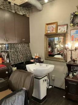 ☆六本木駅 徒歩4分 美容室抜き物件！ 【飲食相談】！☆外観