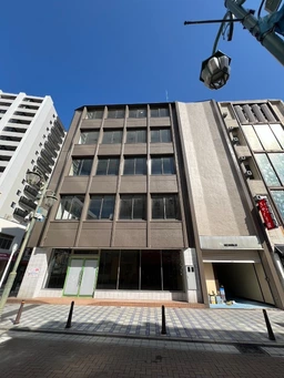 【飲食可】横須賀中央駅徒歩3分！千日通り沿い路面物件！外観