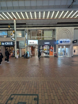 モトマチ商店街｜エレベーターで4階区画