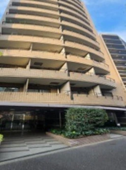 表参道駅 徒歩10分 現況:アパレル居抜き【飲食不可】