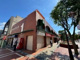 【飲食可】上尾駅西口徒歩2分！モンシェリー商店街沿い路面物件！外観