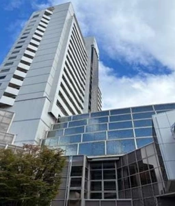 アイランドセンター駅 徒歩1分 ホテル隣接の商業施設1F 100円ショップ跡 【飲食可】外観