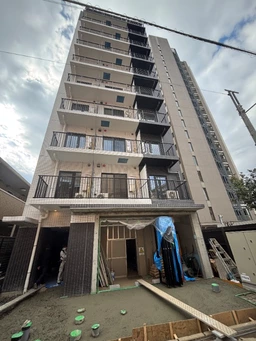 新築マンションの1階貸店舗のご紹介！！外観