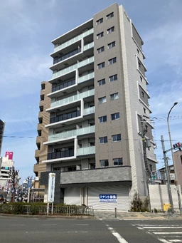 視認性良好◎！吹田駅 徒歩6分 メロード通り沿い 角地マンション1階路面店舗 スケルトン物件 【飲食可(重飲食不可)】外観