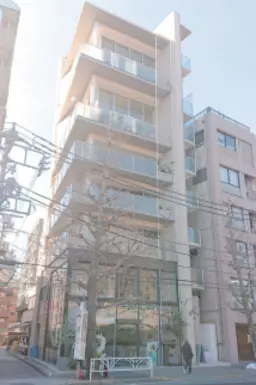 代々木公園の目の前、角地、代々木公園駅まで徒步2分　　B1F～2F（一括）