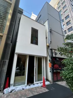 銀座7丁目·コリドー通り至近、新橋駅6分理想を叶える稀少なー棟貸し店舗。外観