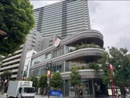 大宮駅西口より徒歩5分、ソニックシティ目の前にあるタワーマンションの1階店舗区画！！外観