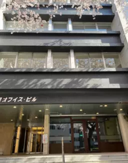 恵比寿駅 徒歩5分 明治通り桜並木沿い テラス利用可 1F店舗物件 【飲食可】外観
