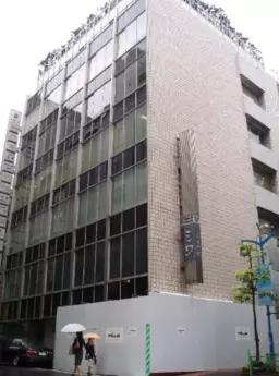 銀座駅 徒歩2分 みゆき通り⻄五番街　角ビル　スケルトン物件 【業種相談】