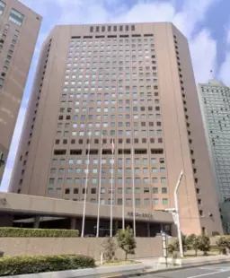 新宿駅 徒歩10分 オフィスビル内レストラン街 1Fスケルトン物件 【重飲食可】外観