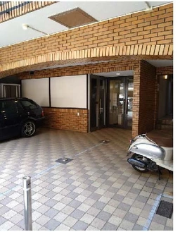 御徒町駅徒歩4分　飲食不可外観