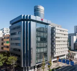 【KKM1125】新横浜駅徒歩1分！道路側からの直接な同線はございません！外観