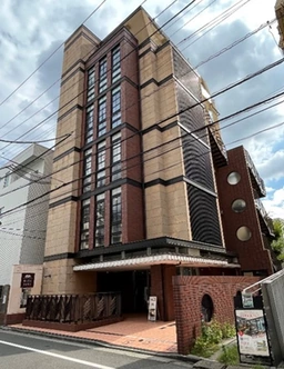 明治神宮前駅徒歩13分、落ち着いたエリアの店舗です！美容店舗やアパレルなどに最適です！