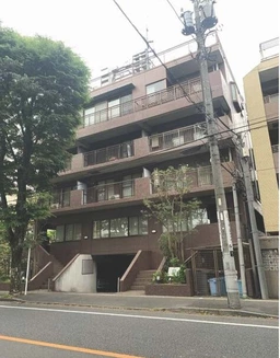 宮崎台駅徒歩17分　駐⾞場３台分無料