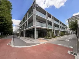 北浦和駅４分、北浦和公園目の前の角地２３坪！ガラス張りで視認性高いです！サービス、物販、クリニック最適【軽飲食可能】外観