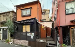 東西線神楽坂駅。路地裏の一軒家、元カフェ現状渡し。外観