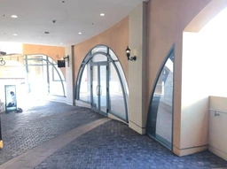 川崎駅 徒歩5分 スケルトン物件 【飲食不可】給排水無し、共用トイレあり外観