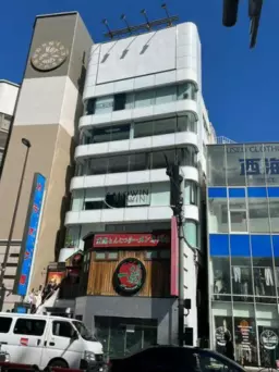 【UY1130 】明治神宮前駅徒歩2分！即入居可能！業種については、ご相談ください！賃料 109.725万円