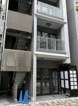 渋谷駅3分　2F　13坪　飲食可　明治通り沿い好立地外観