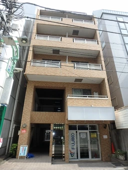 大山駅 徒歩4分 遊座大山商店街に面した事務所物件【飲食不可】外観