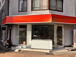 視認性抜群の１F好立地店舗です！外観