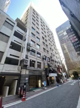 新橋駅 徒歩5分 外堀通り角地 7F≪1号室≫ スケルトン物件 【飲食可】外観