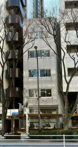 新宿三丁目駅 徒歩1分 現況:その他居抜きなど物件 【飲食不可】詳細業種はご相談ください。１フロア１テナント,個別空調外観