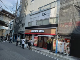 本八幡駅シャポー改札よりすぐ、新築住居仕様、サービス業、オフィス利用、住居利用、SOHO利用可、メゾネットで各階トイレ付外観