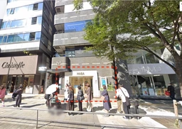 表参道駅徒歩1分！青山通り沿いの路面店舗です！（重飲食不可）外観