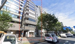 表参道駅徒歩1分！青山通り沿い!引き渡しは事務所仕様です。（重飲食不可）