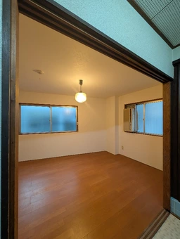 トアウエスト裏通り｜２階・サロン向き外観