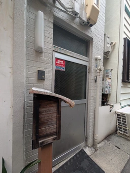 ウラロジ2F｜トアウエスト外観